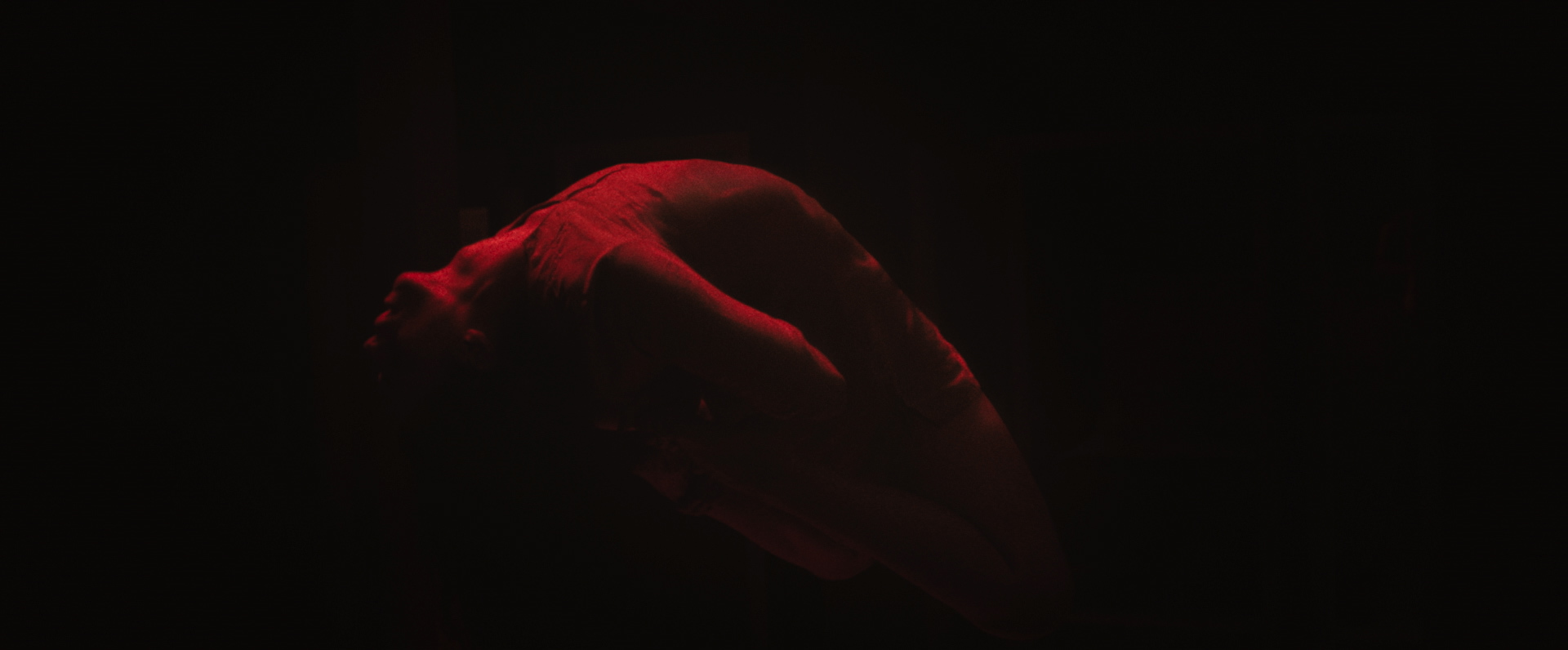 Fotograma de la película The Night House de David Bruckner, protagonizada por Rebecca Hall.