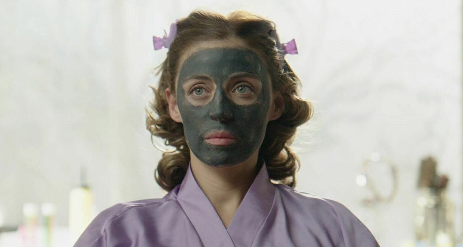 Fotograma de la película "Las niñas bien" de Alejandra Márquez Abella. 