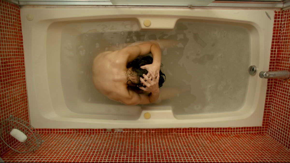 Still de la película "Huesera" de Michelle Garza Cervera.